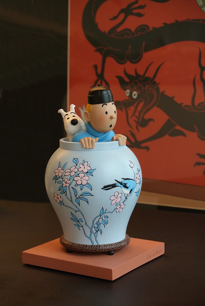 Collectible figure Moulinsart Tintin and Snowy in The Chinese Vase (46401)